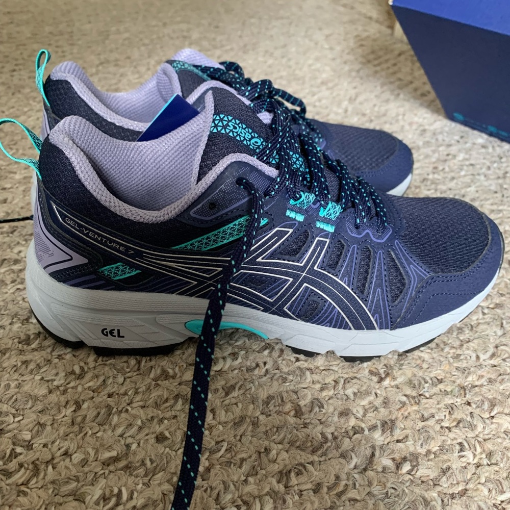 ASICS gel venture 7